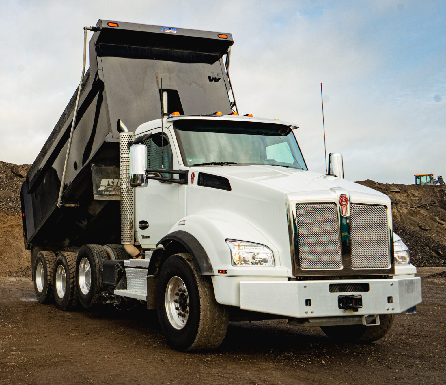 2023-2024 Kenworth T880 Tri Axle Dump Truck Financing Program